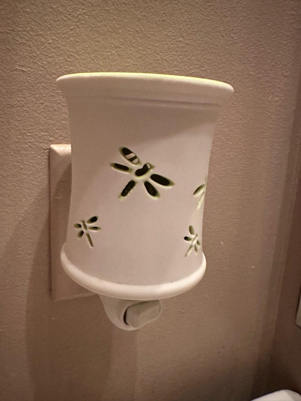 Scentsy Dragonfly Plug-In Wax Warmer - White